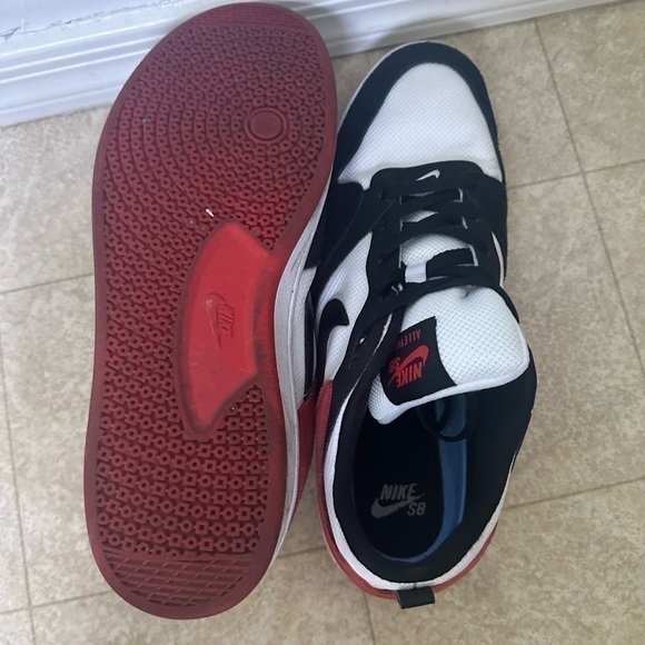 Men’s Nike SB Chicago Alley Oop Shoes Size 11.5 Pre Own as is no box - Picture 6 of 8